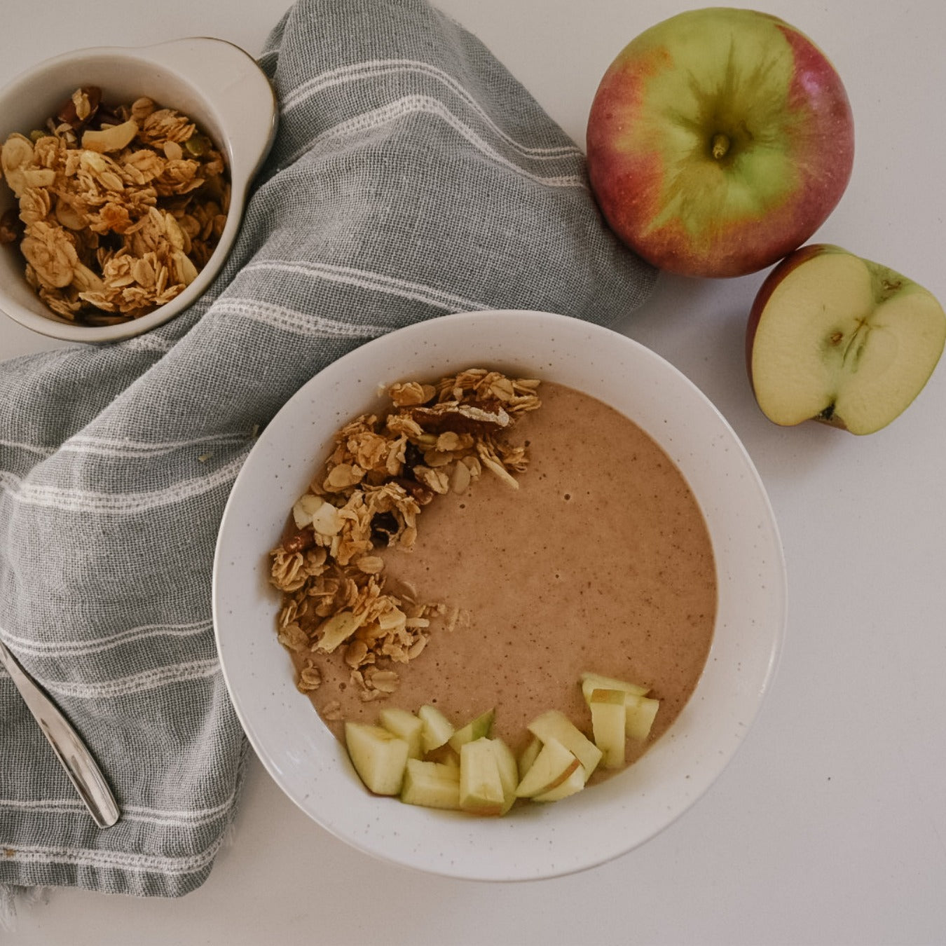 Apple Pie Smoothie Bowl